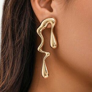 Gold Irregular Waterdrop Dangle Earrings